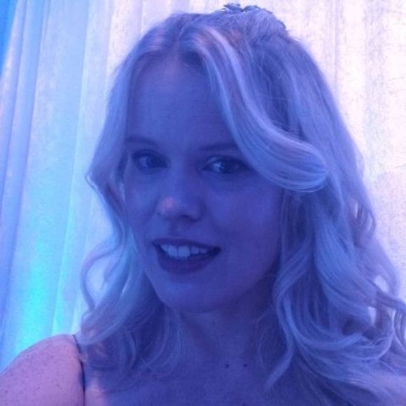 Meet your Posher, Heather - Picture 1 of 1